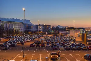 Volle Parkplätze am Flughafen Düsseldorf